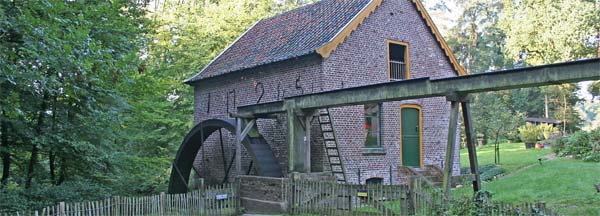 Bovenste Plasmolen, een gerestaureerde dubbelslag-watermolen op voormalig landgoed Sint-Jansberg